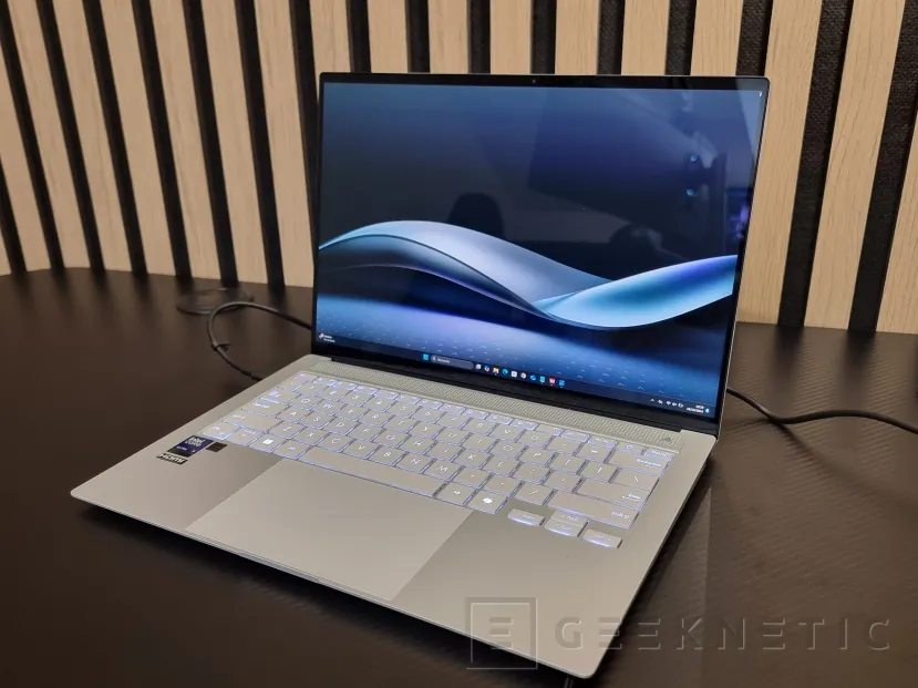 Geeknetic Intel Core Ultra 288V Review en ASUS Zenbook S 14 6