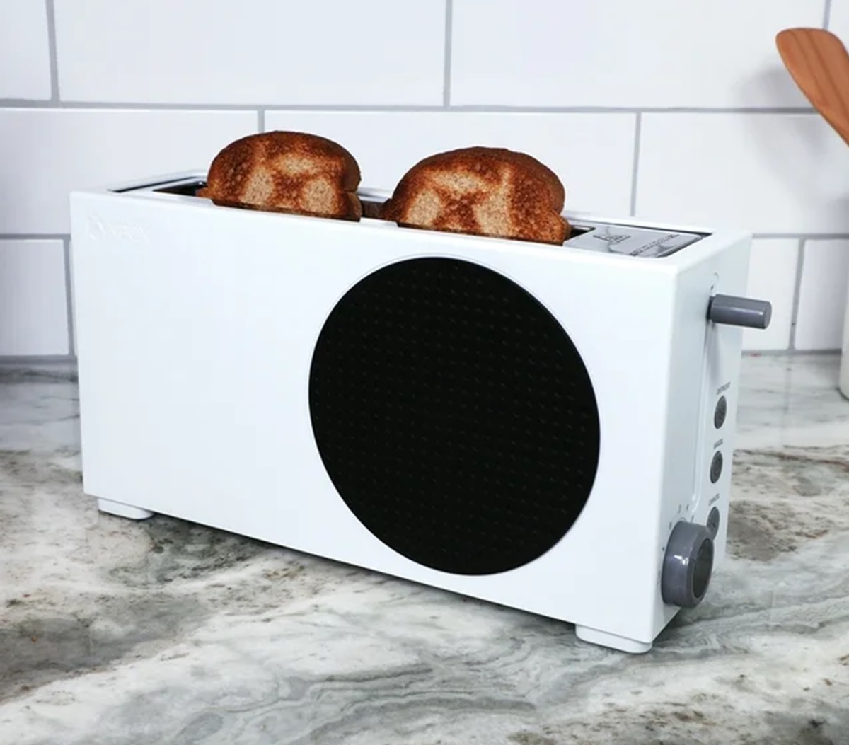 From Memes to Reality – The Xbox Series S Toaster is now Real