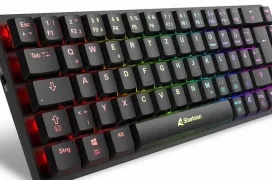 El Sharkoon PureWriter W65 es un teclado inalámbrico compacto con interruptores mecánicos de perfil bajo