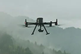 El DJI Matrice 350 RTK es capaz de transportar hasta 2.7kg de carga durante 55 minutos